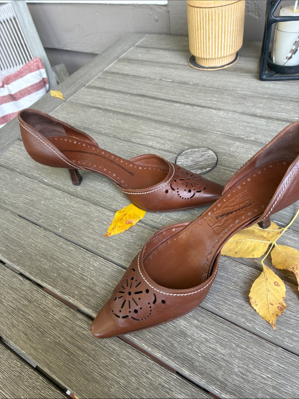 Gorgeous Ferragamo chestnut Brown Leather Pointed Toe kitten heel Pumps - Picture 1 of 4